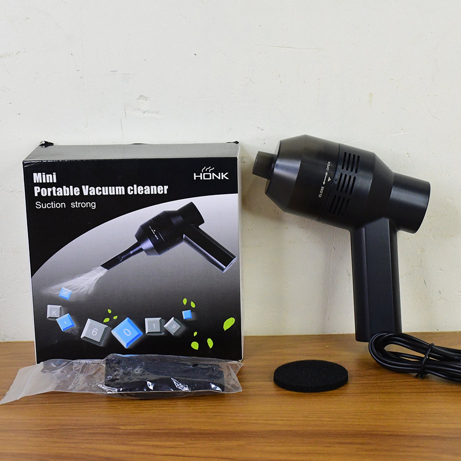 Mini Portable Vacuum Cleaner (1 Pc) Mini Portable Vacuum Cleaner (1 Pc)
